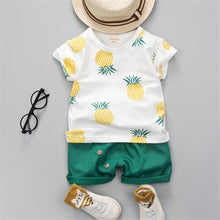 Charger l&#39;image dans la galerie, Pineapple Print Short-sleeve Tee and Shorts Set
