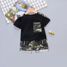 Charger l&#39;image dans la galerie, Camo Print Short-sleeve Tee and Shorts Set
